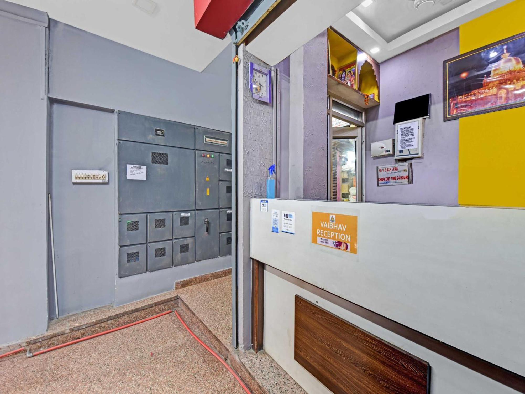 Oyo 85212 Hotel Vaibhav Adźmer Zewnętrze zdjęcie